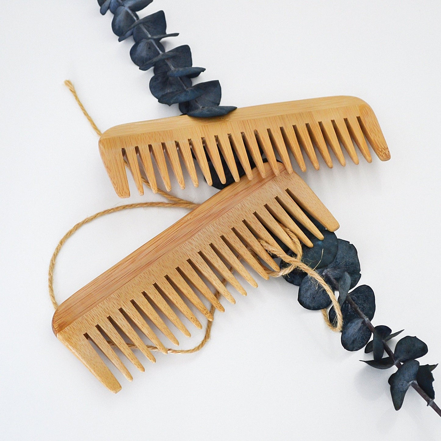 Natural Bamboo Wide Tooth Comb-Zero Waste Detangeling Comb-With